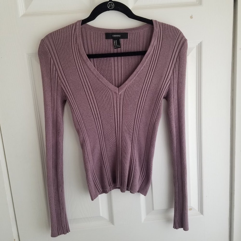 Stretchy v neck sweater